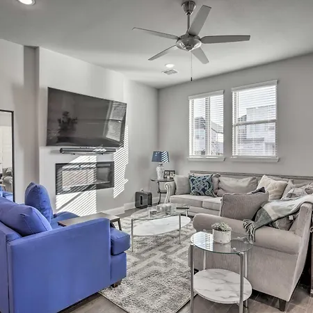 Modern Frisco Hideout With Patio And Game Room!